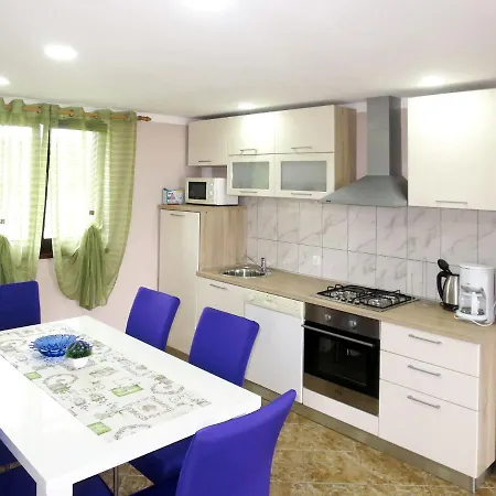 Vesna - Zad703 By Interhome *